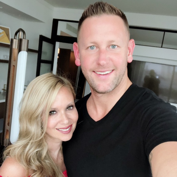 Meet your Posher, Carolyn ⭐️ Posh Ambassador ⭐️ - Picture 4 of 7